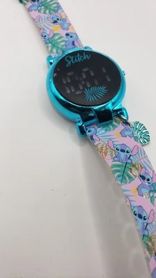 Relógio digital Disney Lilo and Stich plástico funciona - Imagem 1 de 4