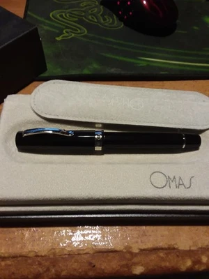 Omas Milord nunca usado. Fino 18k nuevo en caja. El bolígrafo está en perfecto estado. Foto 1 de 4