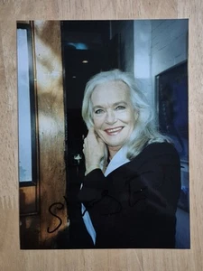 Shirley Eaton In Person signed 8 x 6" unique photo , James Bond Girl - Picture 1 of 3