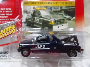 2000 FORD F-SERIES SUPER DUTY TOW TRUCK     JOHNNY LIGHTNING CLASSIC GOLD   1:64
