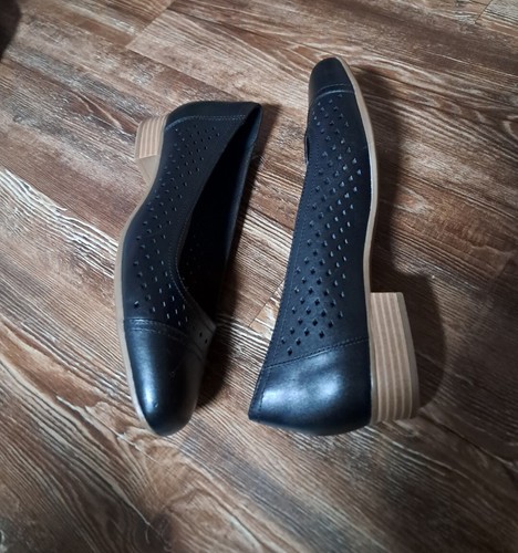 Clarks Collection Comfort Juliet Cedar Ballet Flat taglia 9M. Nuovo senza etichette.