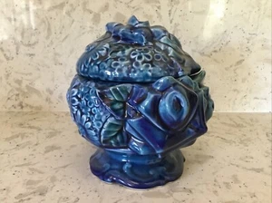 Inarco Japan Blue Floral Canister With Lid Daisies & Roses 6.5" w x 6.5" t - Picture 1 of 7