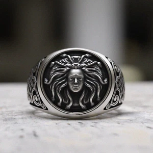 Anello Gorgone Medusa Argento Sterling 925 - Gioielli biker uomo fatti a mano - Foto 1 di 8