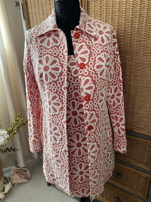 Vestido y abrigo de verano INC International coral y blanco bordado con bolsillos Foto 1 de 4