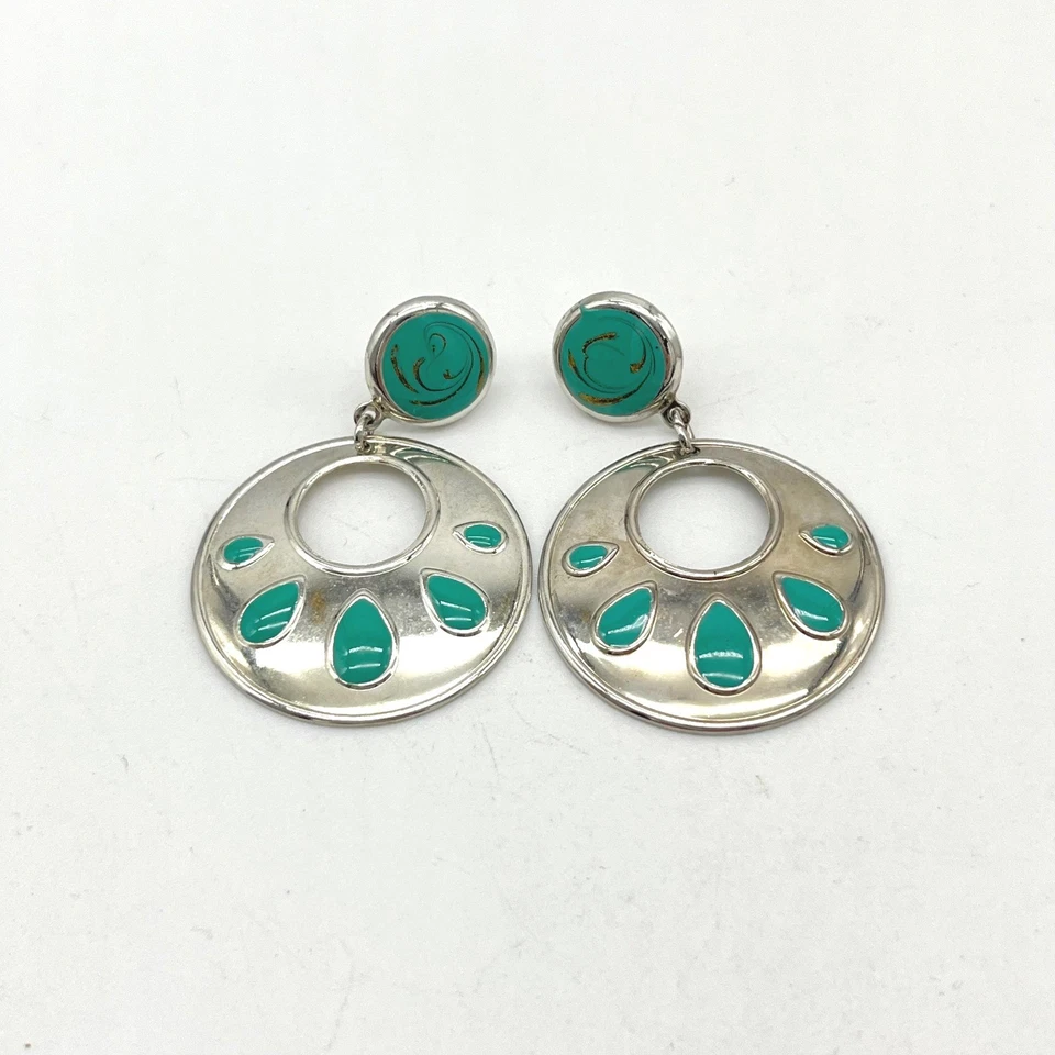 Pendientes colgantes redondos vintage en tono plata con detalles de esmalte de color turquesa Foto 1 de 3