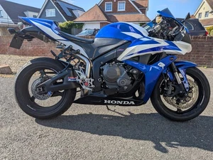 Honda CBR 600rr 2010 - Picture 1 of 16