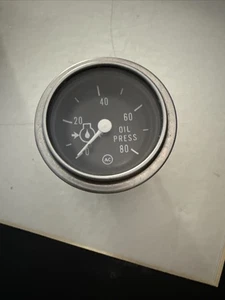 AC 1955-59 Chevy/GMC In Line 6 Trucks Oil Pressure Gauge #25025308 NOS - Picture 1 of 4
