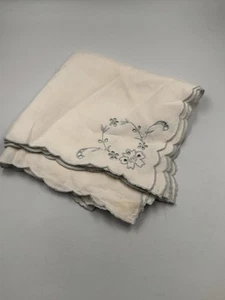 Vintage Napkins Set 6 Blue On White Scalloped Embroidered Country Cottage Chic - Picture 1 of 12