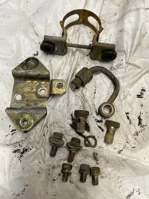 1990-1994 Mitsubishi 3000GT fuel filter hardware bracket small line G1 - Image 1 of 4