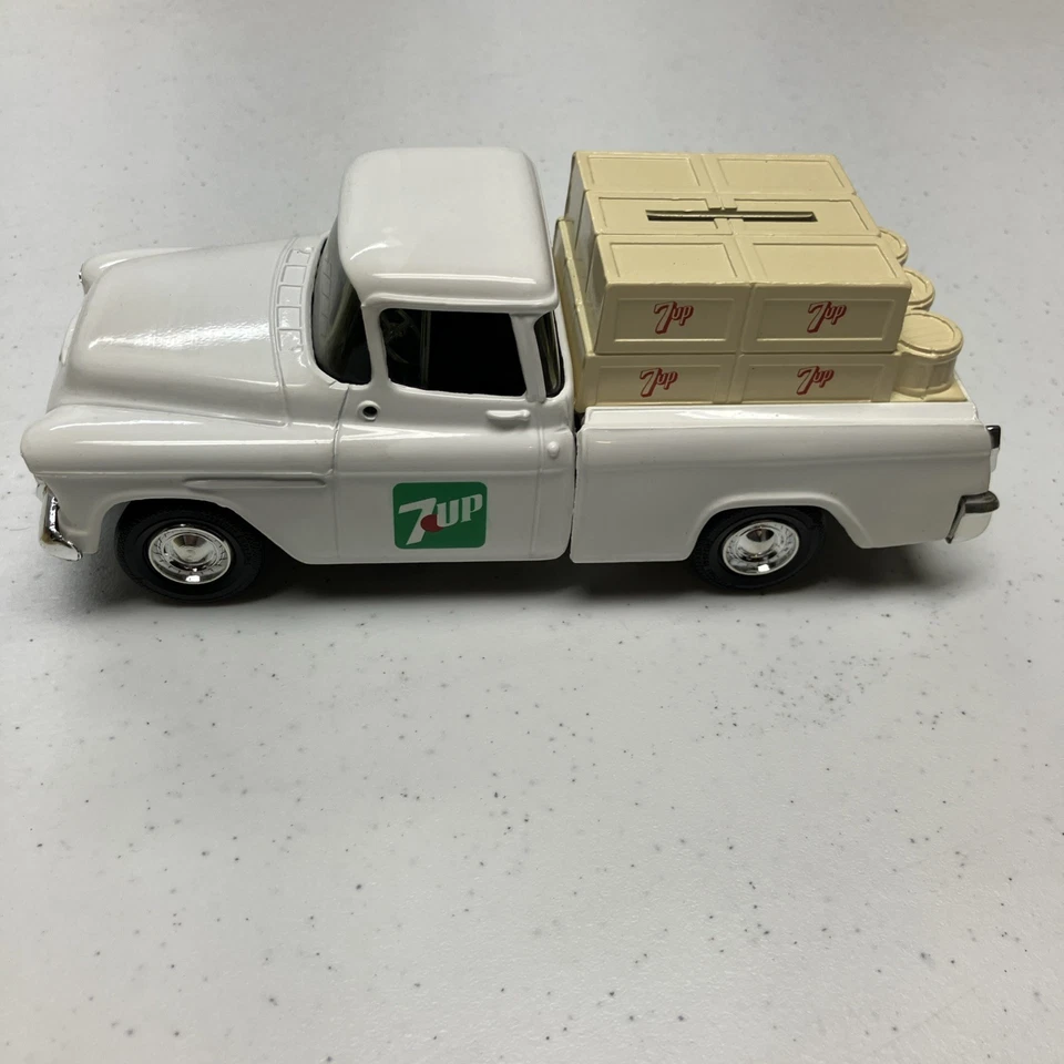 1955 Chevy Cameo пикап, литая металлическая банка, 7 логотипов UP - Изображение 1 из 4