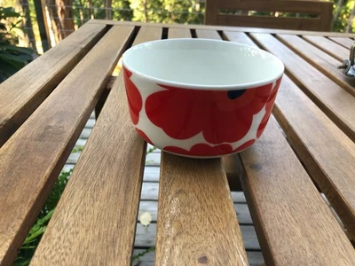 Marimekko Cuenco Blanco y Rojo 12,5 cm OIVA UNIKKO Foto 1 de 4