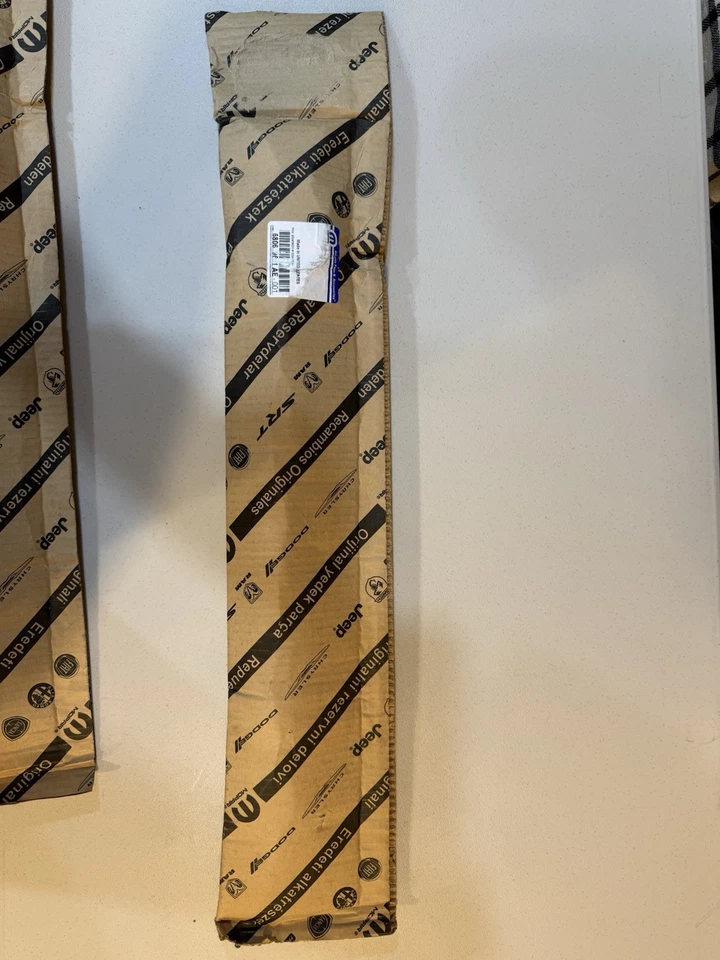 NUEVO Amortiguador trasero genuino Mopar 68069671AE 11-15 Jeep Grand Cherokee Foto 1 de 2