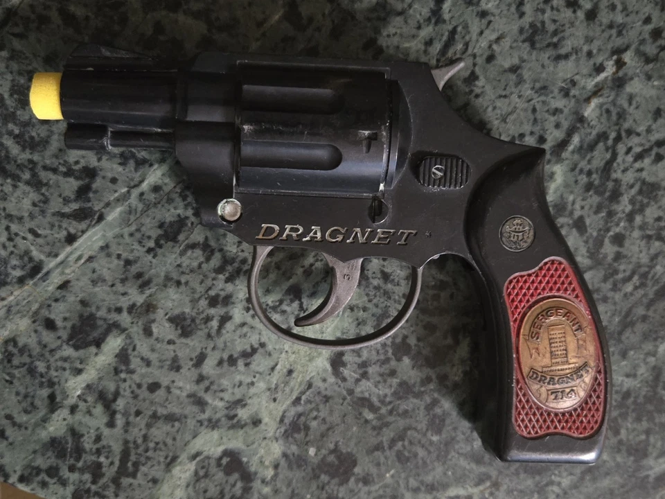 Pistola de tapa Knickerbocker Dragnet de colección Foto 1 de 4