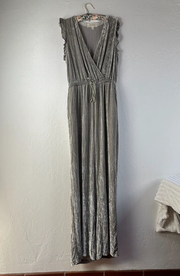 Cloth & Stone Womens Drawstring Waist Velvet Jumpsuit Medium Gray Ruffle Sleeve - Image 1 of 4