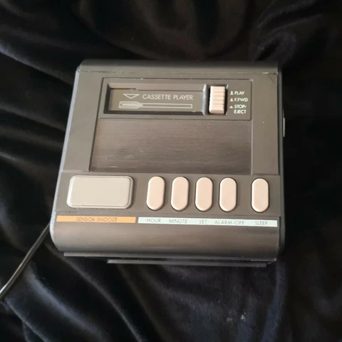 Randix Model RCC-87 Retro Cube Digital Clock Cassette Radio partially tested Cover