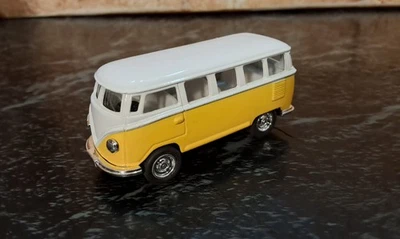Kinsmart Volkswagen Classic Bus (1962) 1/64 Scale Pull Back Model - VGC - Image 1 of 4