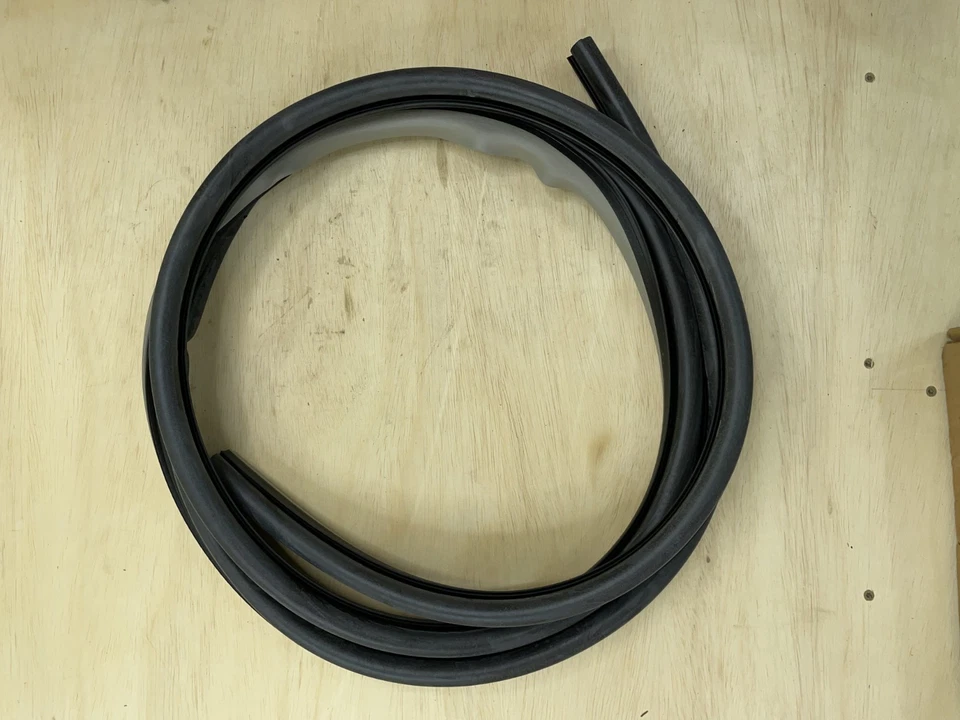 Puerta lateral trasera GM OEM impermeabilización peltre 99-05 Grand Am Alero 22626570 Nuevo de Lote Antiguo Foto 1 de 3