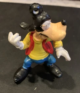 Disney Goofy PVC Figure in Karate Pose with Key Chain Hole on Top - Picture 1 of 6