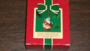 Vintage 1985 Hallmark Keepsake Christmas Ornament Candy Apple Mouse Handcrafted - Bild 1 von 7