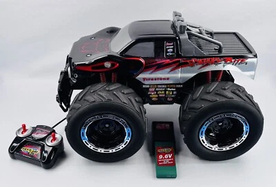 2012 Toys R Us Exclusive 1:8 Scale SNAKE BITE RC Monster Truck by Fast Lane R/C - Image 1 of 4