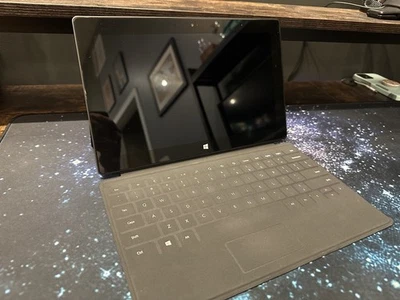 Tablet Microsoft Surface RT Modelo: 1516 - Tela de 10,6", 32GB, Titânio Escuro - Imagem 1 de 4