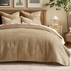 Luxury Velvet Quilt Set King Size 3 Piece, Soft Cross-Stitch Velvet Comforter Se - Picture 1 of 9
