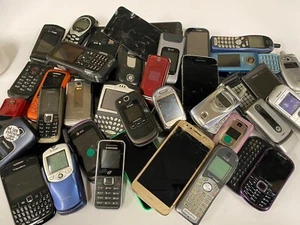 Lot of Assorted Cell Phones For Parts Scrap Trade In or Gold Recovery FREE SHIP - Picture 1 of 19