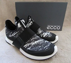 ECCO Biom Amrap Correa Blanco y Negro Moda Tenis Zapatos EE. UU. 8 - 8.5 EUR 39 Nuevo con caja - Imagen 1 de 9
