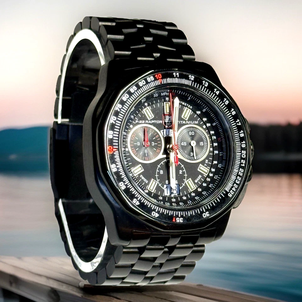 Reloj Cronógrafo Luminox F-22 Raptor XA.9272 Titanio Hombre Negro 200M Día Fecha Foto 1 de 4
