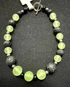 Hübsches Armband aus Peridot und Lava - Bild 1 von 1