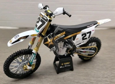 NUEVA BICICLETA DE CARRERAS RAY 58403 ROCKSTAR HUSQVARNA FC450 1/12 #27 MALCOLM STEWART NUEVA EN CAJA Foto 1 de 4