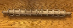 "Rodillo de madera vintage de 23"" para pasta raviolis 10 secciones" - Imagen 1 de 8
