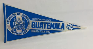 Vintage 1990 Guatemala Fútbol Selección Nacional Rumbo A Italia 26"x10" Banderín - Imagen 1 de 7