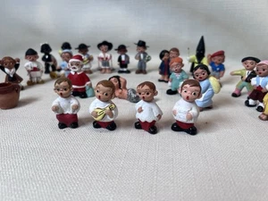 Vintage Red Clay Mud People Terra Cotta Miniature Figures Spain 2 Inch Lot Of 26 - Picture 1 of 17