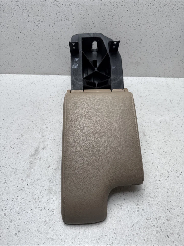 2005 BMW 325I подлокотник желтовато-коричневый - Изображение 1 из 4