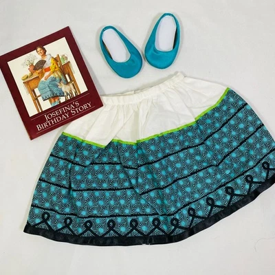 Conjunto de cumpleaños de 18" American Girl Doll Josefina Feast Day Finery Falda y zapatos verde azulado Foto 1 de 4