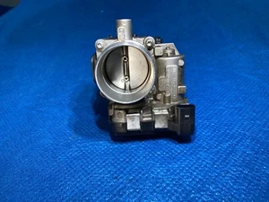 GENUINE VOLKSWAGEN JETTA GOLF THROTTLE BODY - Part 03C 133 062 - Picture 1 of 5