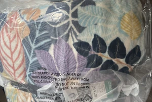 Vera Bradley PALM FLORAL Throw Blanket 80" X 50" SO Soft Micro Fleece - Picture 1 of 4