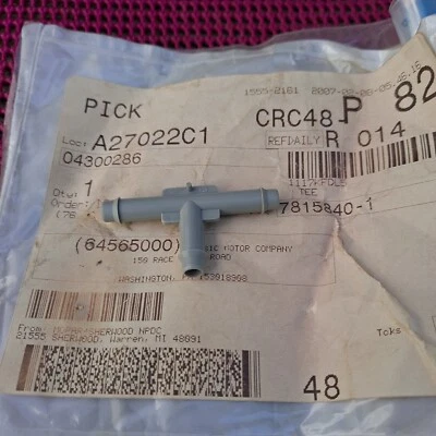 Dodge Chrysler 1988 1989 Plymouth 2,2 L 2,5 L 3,0 L Nuevo de Lote Antiguo MoPar EGR MANGUERA ARNÉS TEE Foto 1 de 2