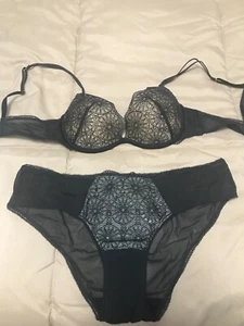 Daisy Fuentes Intimates lace bra set with size XL pantie - Picture 1 of 5