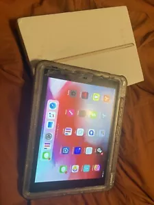 iPad Air With TikTok - Picture 1 of 1
