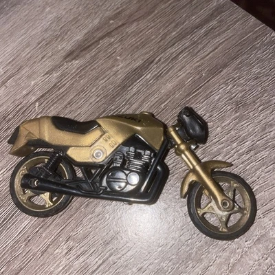De colección Suzuki Plástico Negro y Dorado Motocicleta Juguete Modelo Ciclo Gran Forma  Foto 1 de 4