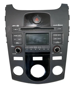 Kia Forte AM FM CD MP3 Radio Satellite Bluetooth Receiver 10-13 OEM 961501M221WK - Picture 1 of 7