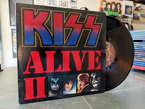 Kiss - Alive II 1977 US 1st Press 2xLP with Booklet VG+/VG Ace Frehley - Picture 1 of 10