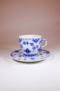 1 Tasse & Untertasse #1035 - blau geriffelt Royal Copenhagen - Vollspitze - 1. Qualität - Bild 1 von 6
