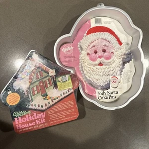Vintage Wilton Christmas Santa Cake Pan & Holiday House Kit 1980’s Dessert DIY - Picture 1 of 10