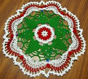 TAMS CHRISTMAS TREE DOILY~CROCHET~11"~CHRISTMAS DOILY~GREEN RED WHITE ORNAMENTS~ - Picture 1 of 2