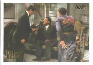 James Bond Archives 2016 Spectre #11 "Living Daylights" Gold Chase Card #097/125 - Bild 1 von 1