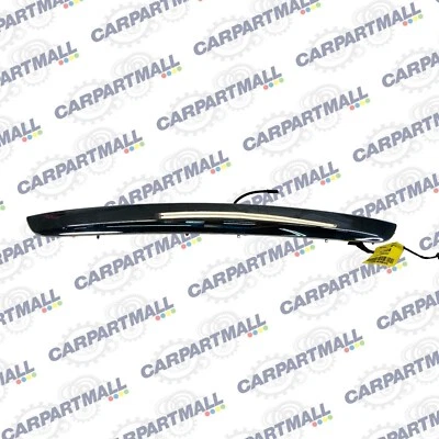 12-16 Chevrolet Sonic Sedan Deck Lid Center Applique with License Plate Lamp OEM Foto 1 de 4