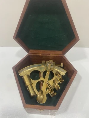 Sextante náutico de latón con caja de madera instrumento de navegación sextante marino Foto 1 de 4